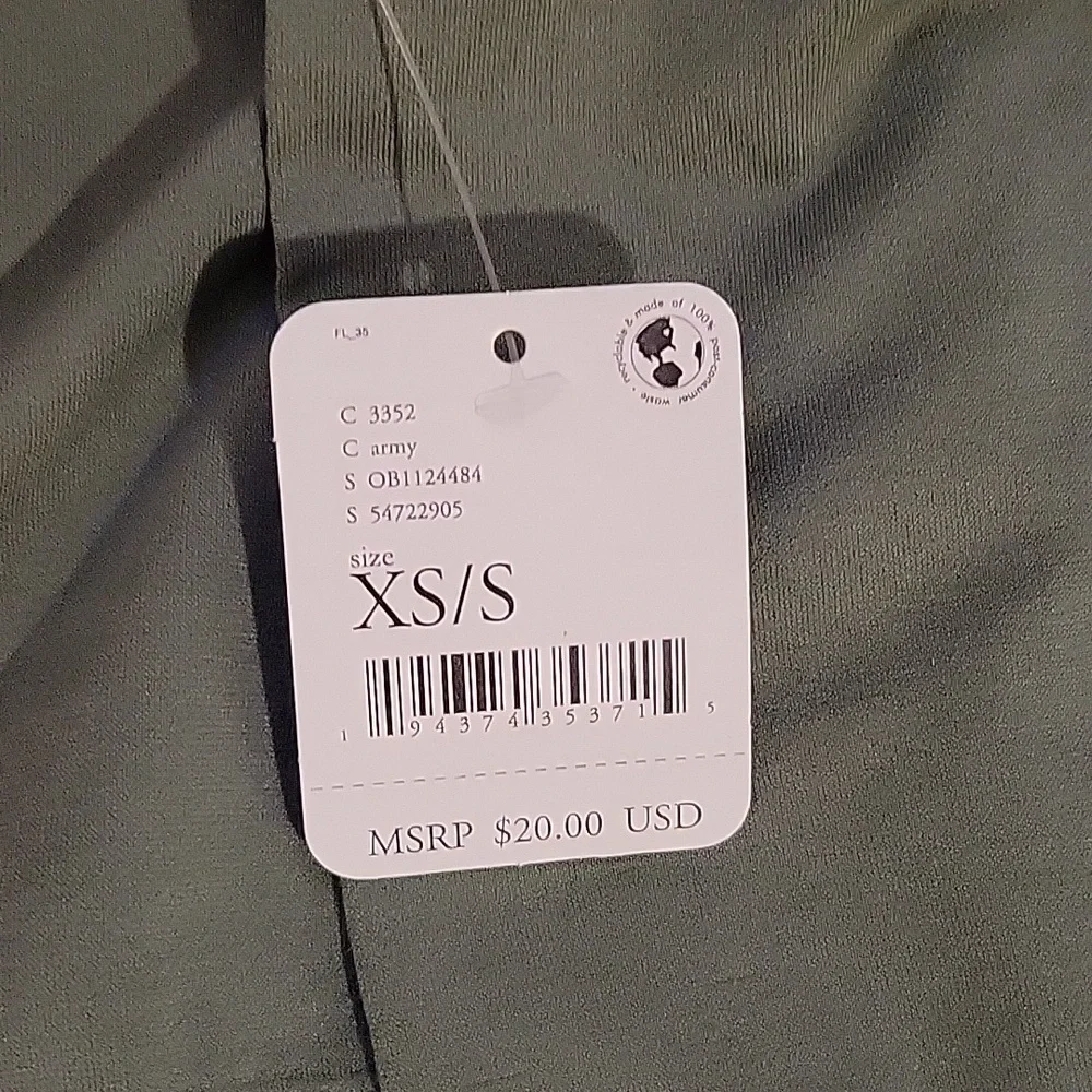 3-style Free People Movement and Intimately Greens Crop Tops n Leggings NEW! - Picture 3 of 5